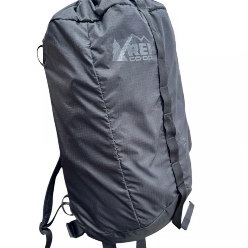 REI | Flash 18 Pack